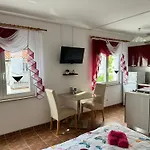 Διαμέρισμα Near Petrcane - Quiet & - Unit 2 *
