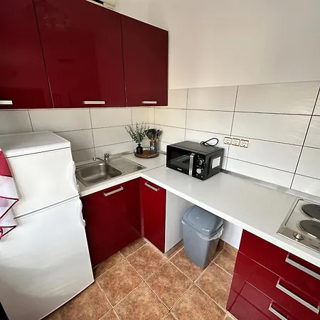 Apartment Schwarz In Petrcane Ii