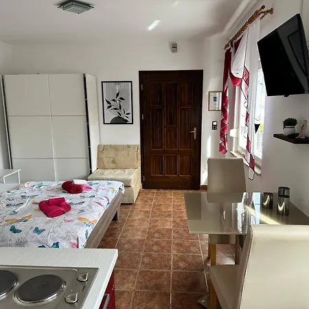 Appartement Near Petrcane - Quiet & - Unit 2