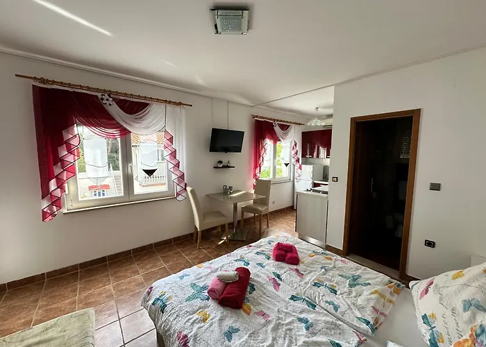 Apartmán Near Petrcane - Quiet & - Unit 2