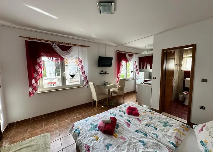 Apartmán Near Petrcane - Quiet & - Unit 2